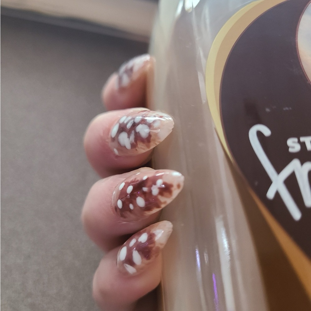 Deer press on nails